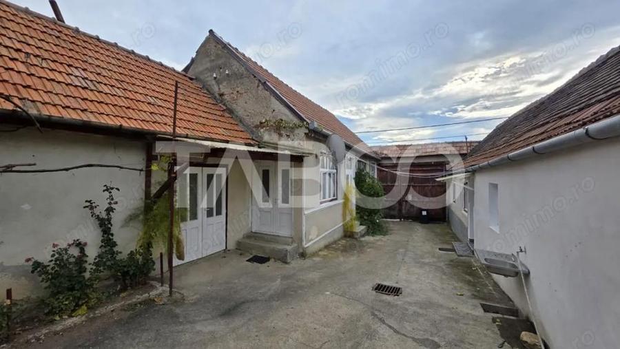 Casă cu 3 camere cu Teren 5859 Mp în Deal
