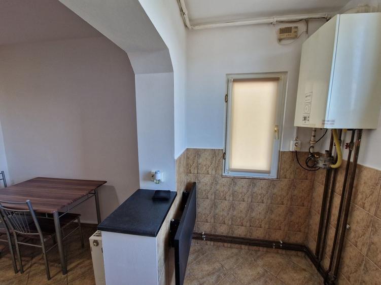 Apartament cu 2 camere decomandat în Girocului