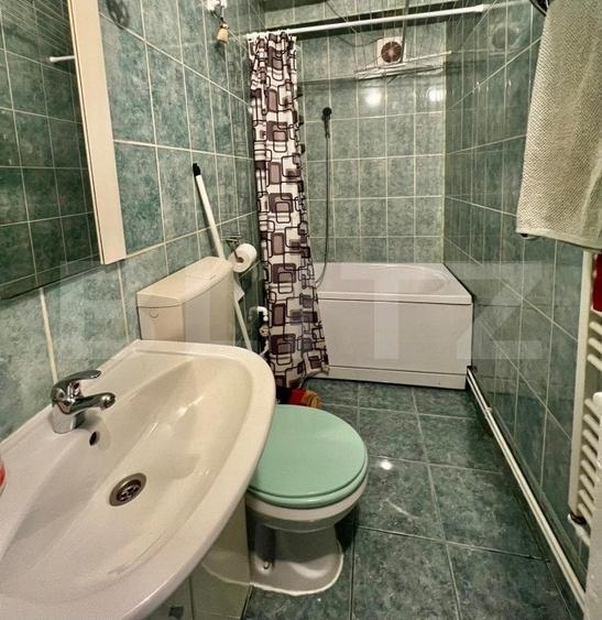Apartament cu 2 camere semidecomandat, mobilat în Semicentral
