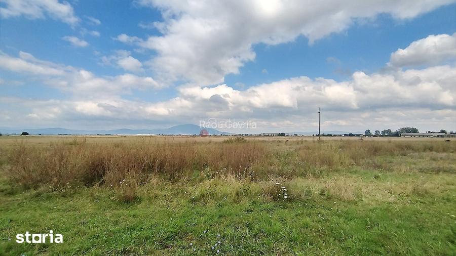 Teren de 5100 mp, în Bartolomeu