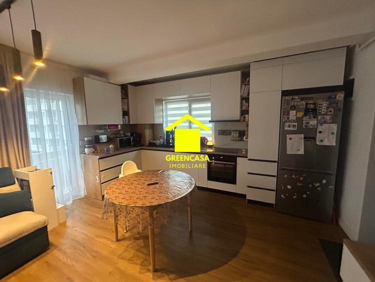 Apartament cu 3 camere semidecomandat, mobilat în Florești — fotografia 1