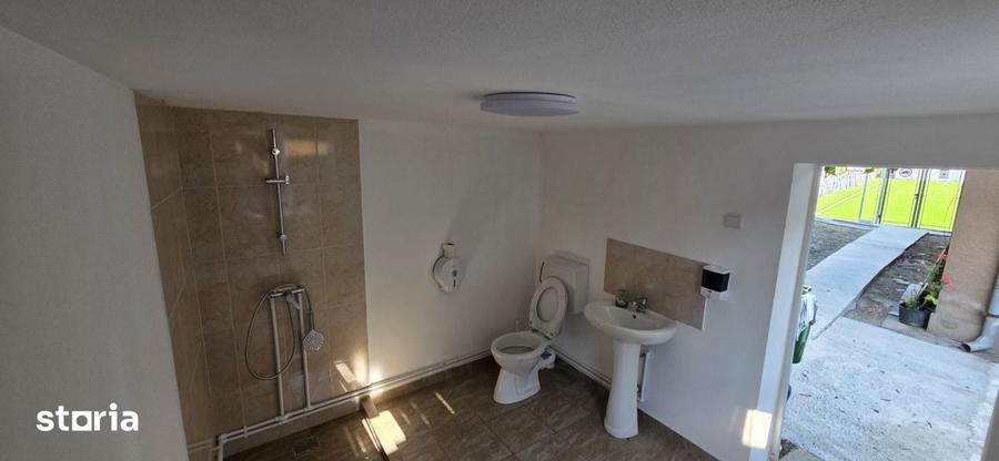 Casă cu 6 camere cu Teren 580 Mp în Podari