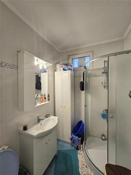 Apartament cu 2 camere semidecomandat, mobilat în 1 Mai