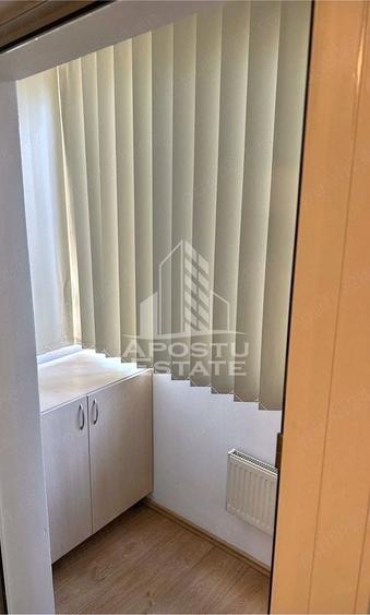 Apartament cu 3 camere decomandat, mobilat în Girocului