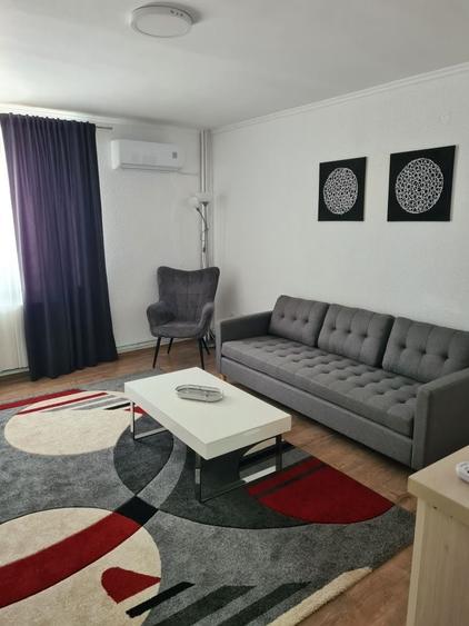 Apartament cu 3 camere decomandat în Ultracentral