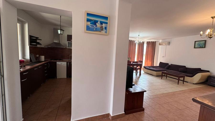 Casă individuală cu 3 camere cu Piscina în Periferie