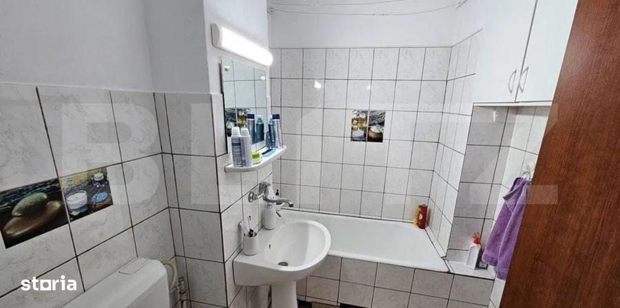 Apartament cu 3 camere decomandat în Pandurilor