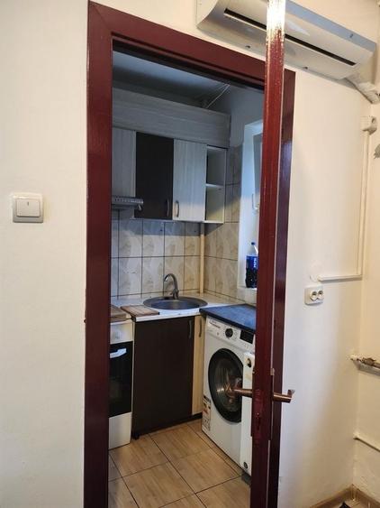 Apartament cu 2 camere decomandat în Titan