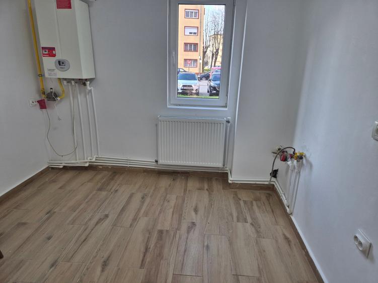Apartament cu 2 camere semidecomandat în Micro I