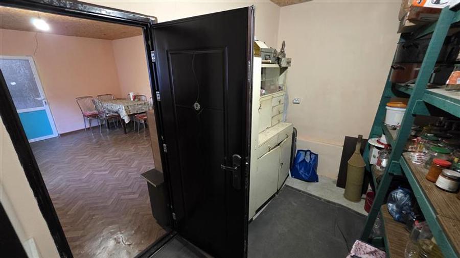 Casă individuală cu 9 camere cu Teren 4400 Mp în Petrilova