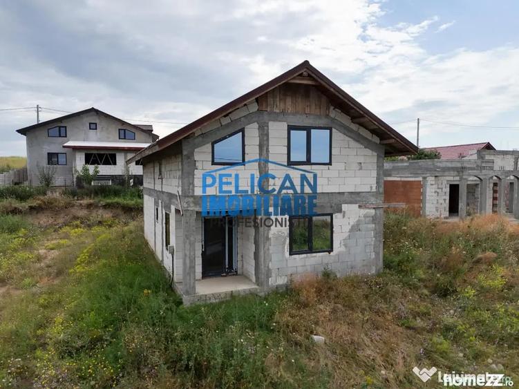 Casă cu 4 camere cu Teren 500 Mp în Malcoci