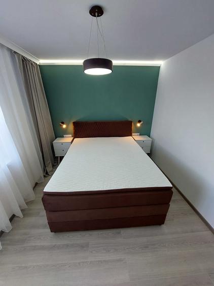 Apartament cu 4 camere decomandat în Central