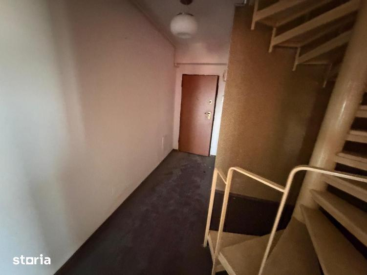 Apartament cu 5 camere în Străulești