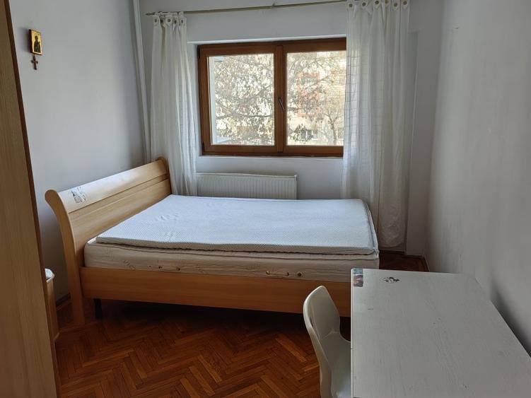 Apartament cu 4 camere circular, mobilat în Băneasa