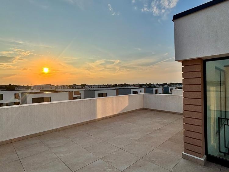 Casă cu 4 camere cu Teren 300 Mp în Tunari