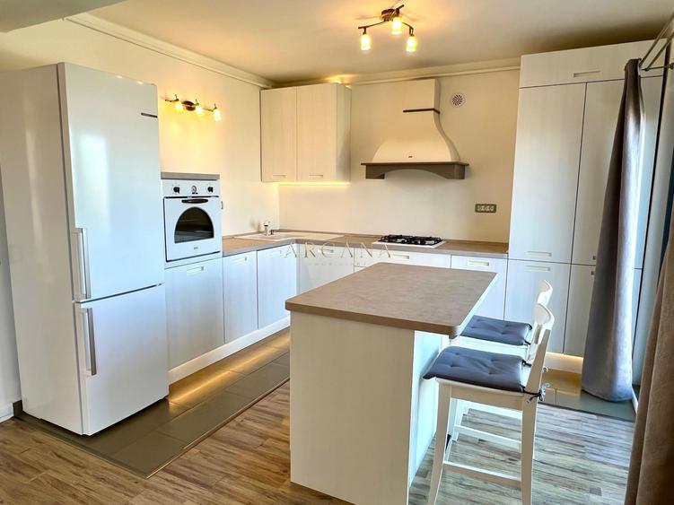Apartament cu 4 camere semidecomandat, mobilat în Zorilor