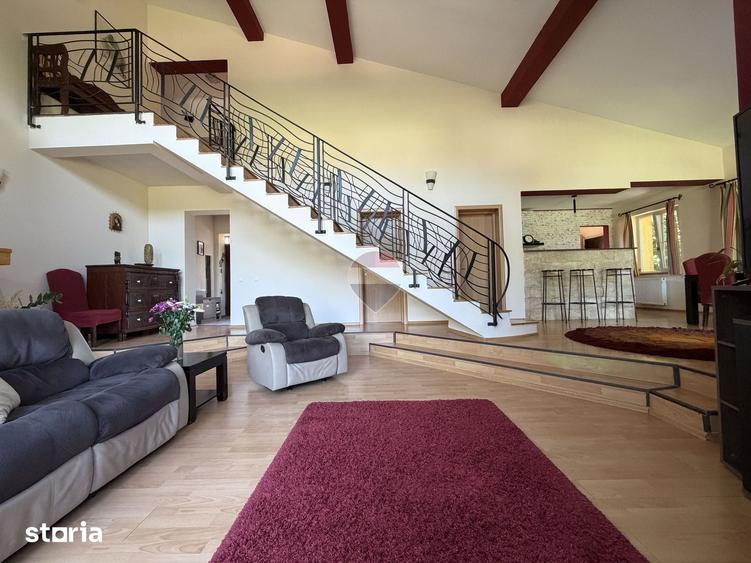 Casă cu 8 camere cu Teren 1947 Mp în Corbeanca