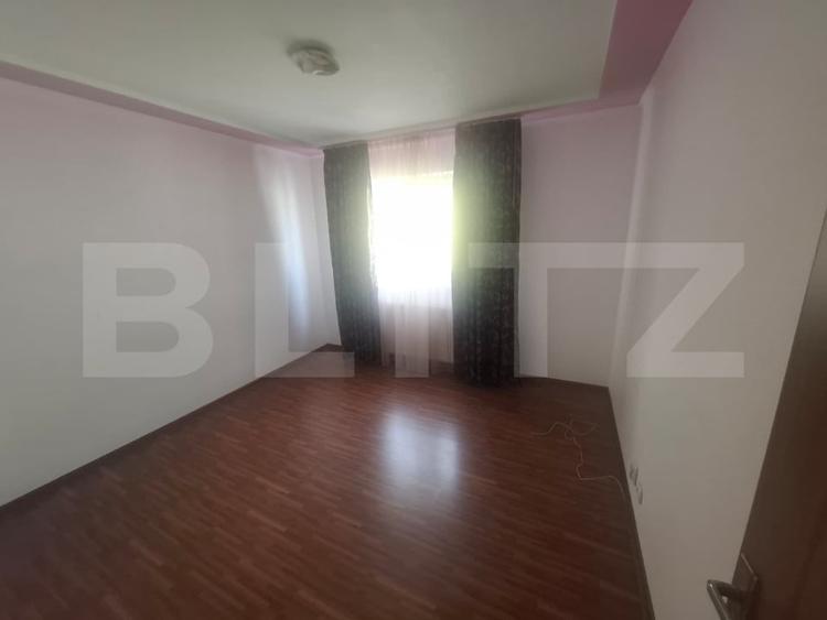 Apartament cu 3 camere decomandat, mobilat în Găești