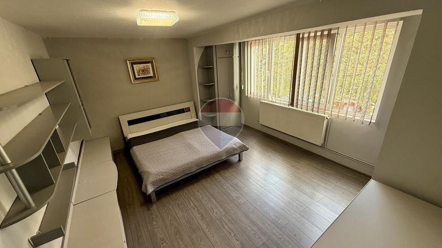 Apartament cu 2 camere semidecomandat, mobilat în Ultracentral