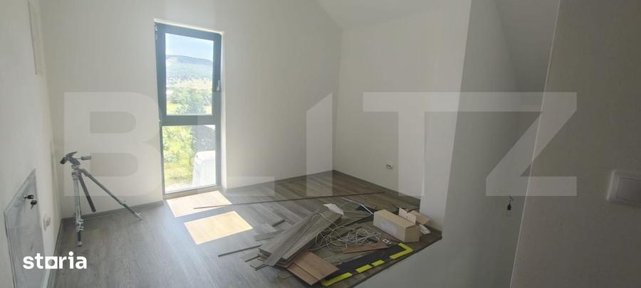 Casă cu 5 camere decomandat cu Teren 1000 Mp în Vânători