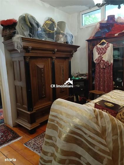 Apartament cu 4 camere semidecomandat în Ultracentral