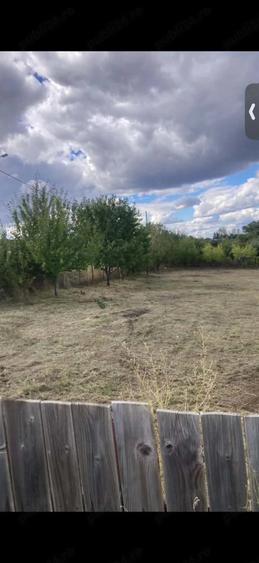 Teren de 1067 mp, în Tomești