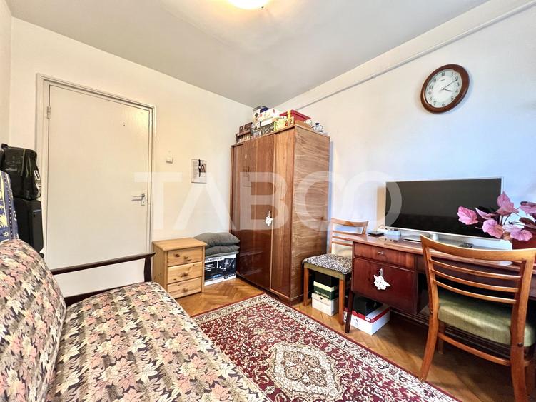 Apartament cu 3 camere semidecomandat, mobilat în Mănăștur