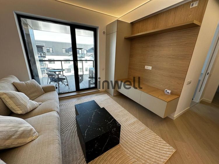 Apartament cu 3 camere semidecomandat în Pipera