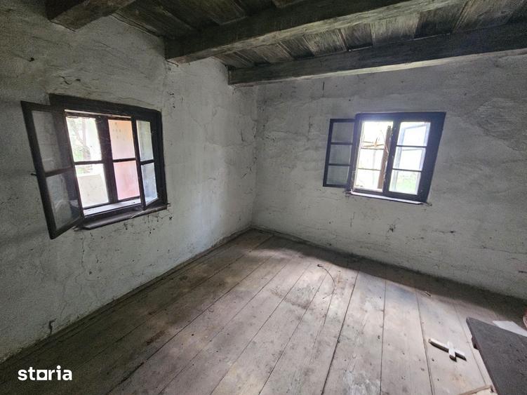 Casă cu 3 camere cu Teren 5571 Mp în Zam