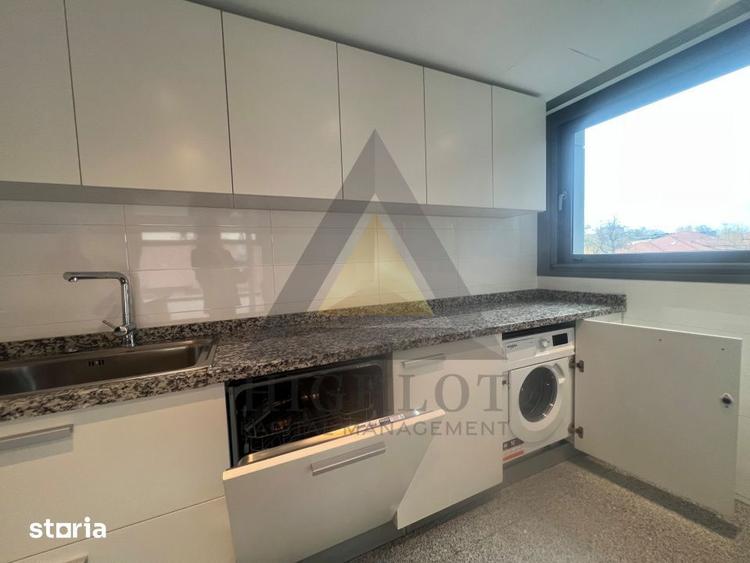 Apartament cu 4 camere în Aviatorilor