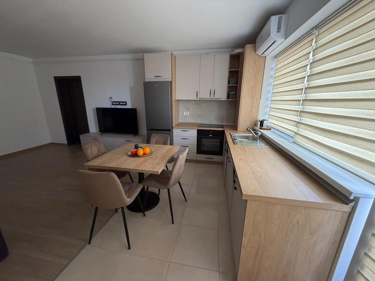 URGENT.Apartament doua camere mobilat si utilat, daua televizoare si parcare - 1