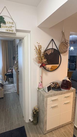 Apartament cu 2 camere semidecomandat în Apărătorii Patriei