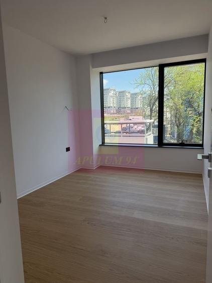 Apartament cu 4 camere decomandat în Lacul Tei