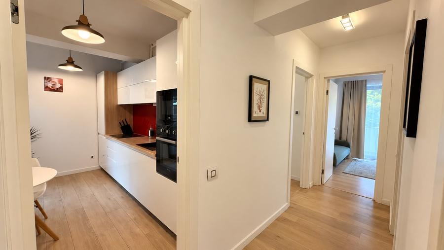 Apartament cu 3 camere decomandat, mobilat în Băneasa