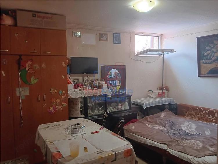 Casă cu 3 camere cu Teren 200 Mp în Filiași