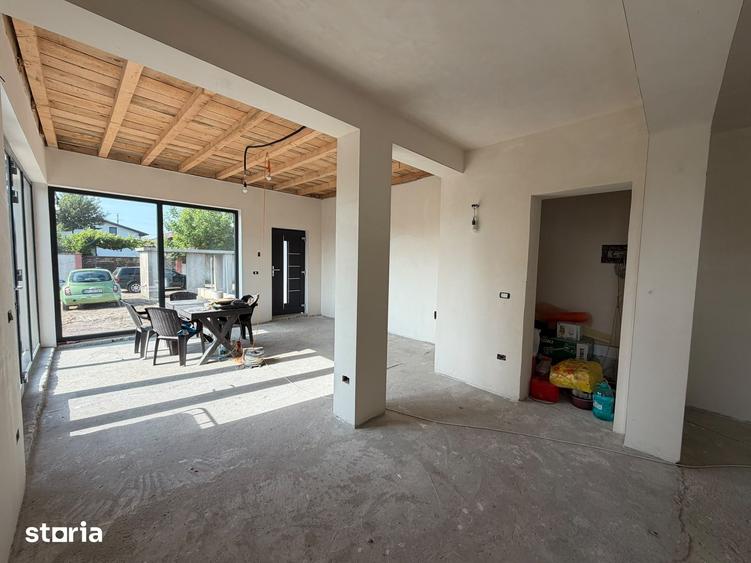 Casă cu 4 camere cu Teren 250 Mp în Vânători