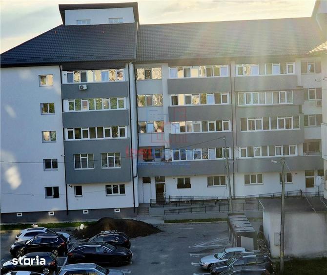 Apartament cu 3 camere decomandat în Ciurea