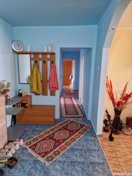Apartament cu 4 camere decomandat în Vlădeni