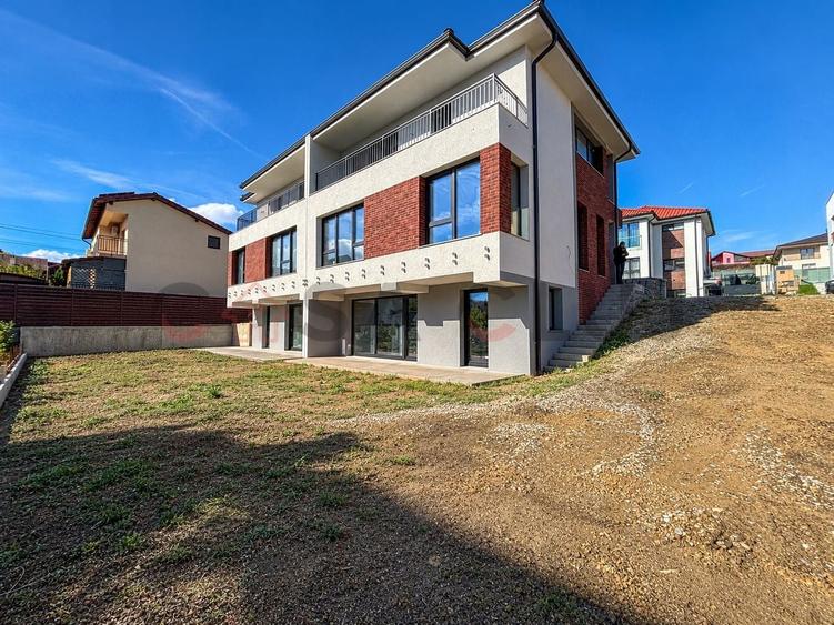 Duplex cu 5 camere cu Canalizare în Iris