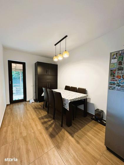 Casă cu 5 camere cu Teren 111 Mp în Corbeanca