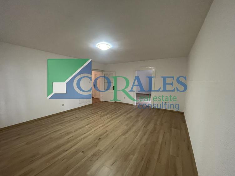 Apartament cu 5 camere semidecomandat în Elisabetin