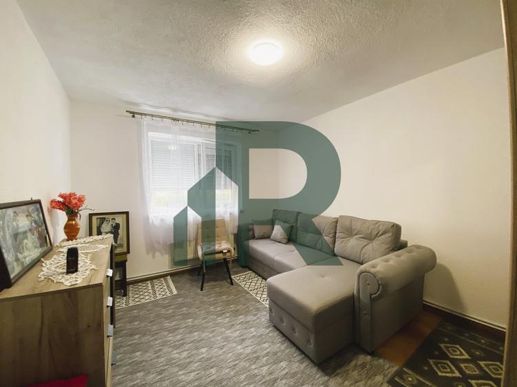 Apartament cu 2 camere semidecomandat, mobilat în Cisnădie