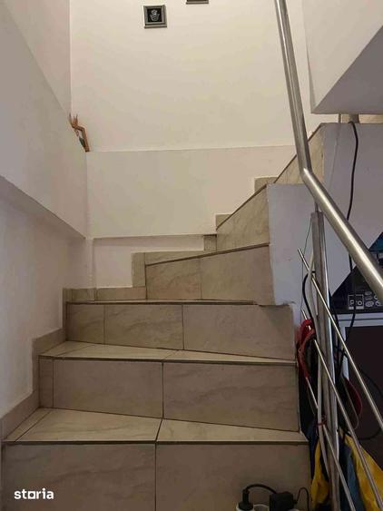 Casă cu 7 camere cu Teren 200 Mp în Central