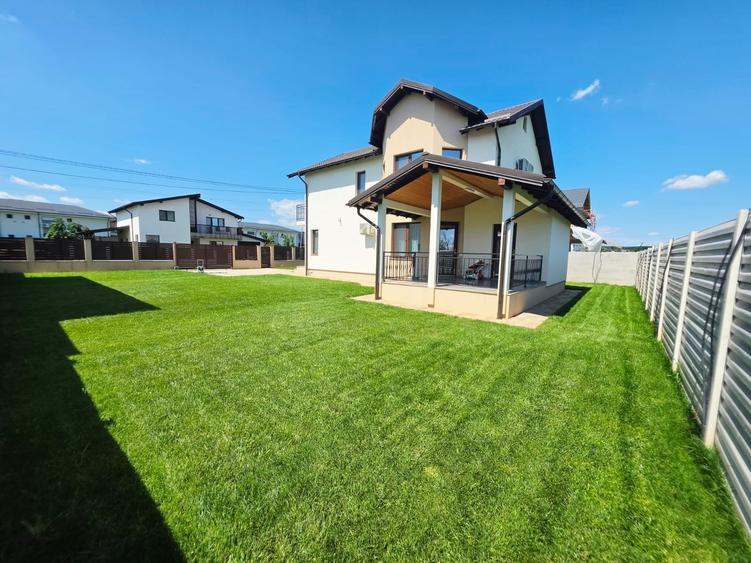 Casă individuală cu 5 camere cu Teren 550 Mp în Păuleștii Noi