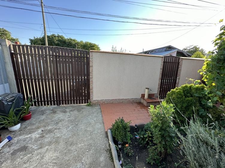Casă cu 4 camere cu Teren 225 Mp în Rahova