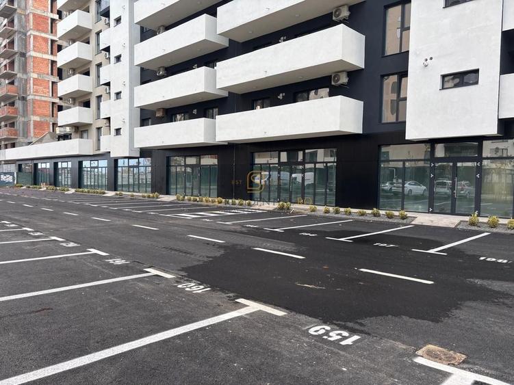 Spatiu comercial excelent, 142 mp, vitrina ampla, locuri de parcare - 2