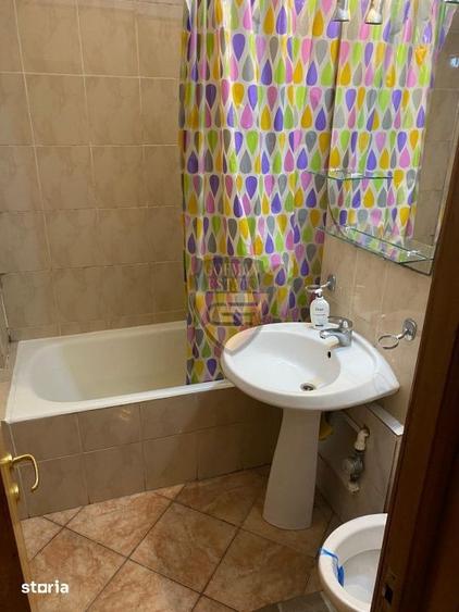 Apartament cu 3 camere, mobilat în Stadion