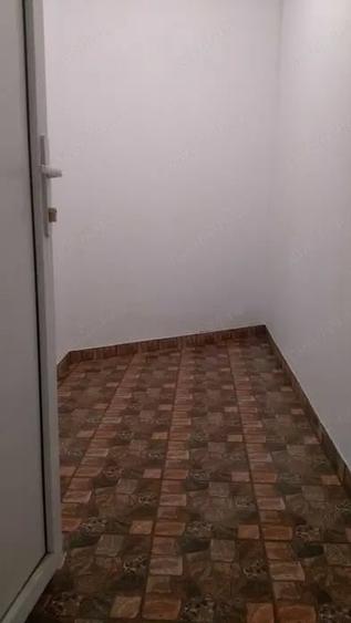 Spațiu comercial, de 5 mp, în Mihai Bravu