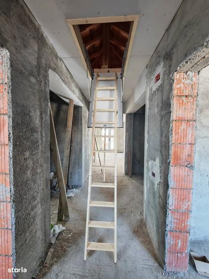 Casă cu 4 camere cu Teren 400 Mp în Crevedia