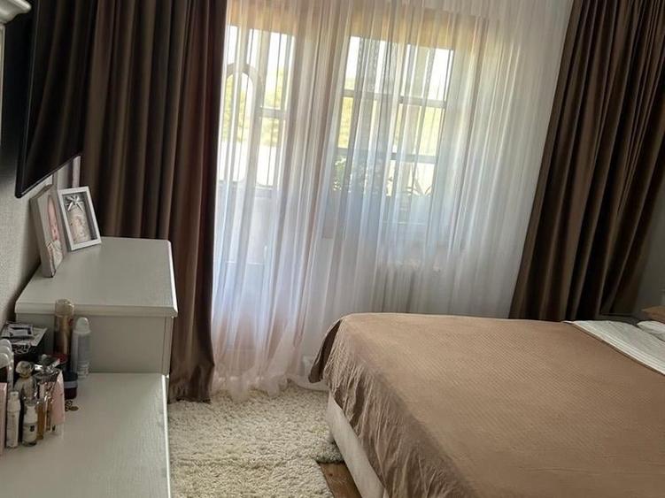 Apartament cu 4 camere decomandat în Burdujeni